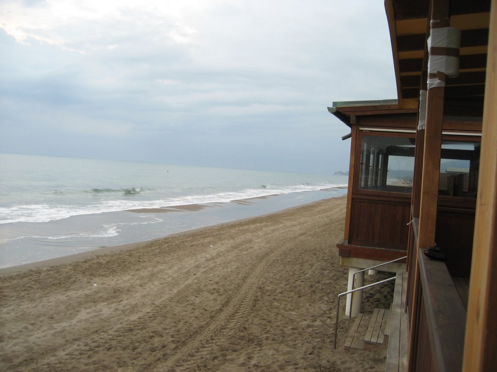 Am Strand von Castiglione della Pescaia by ericpano