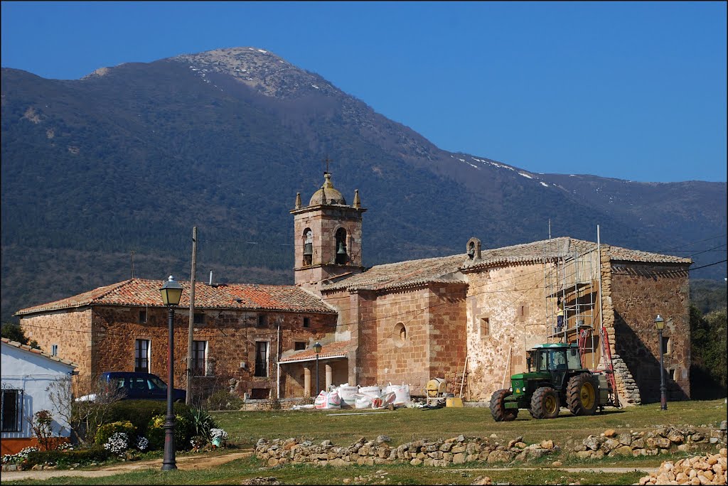 Iglesia de San Martín (Otiñano, 29-2-2012) by Juanje 2712