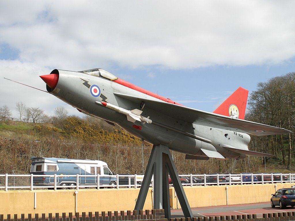 English Electric Lightning F6 - XS936 by WanderingUK