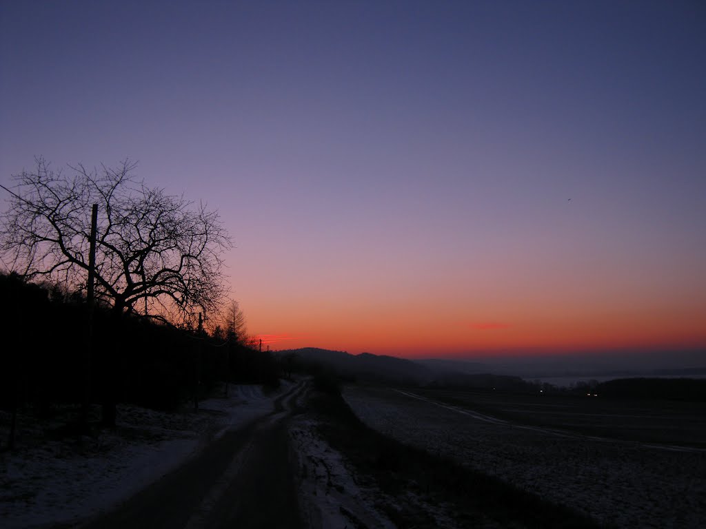 Blick zur Numburg bei Sonnenuntergang by waldwind