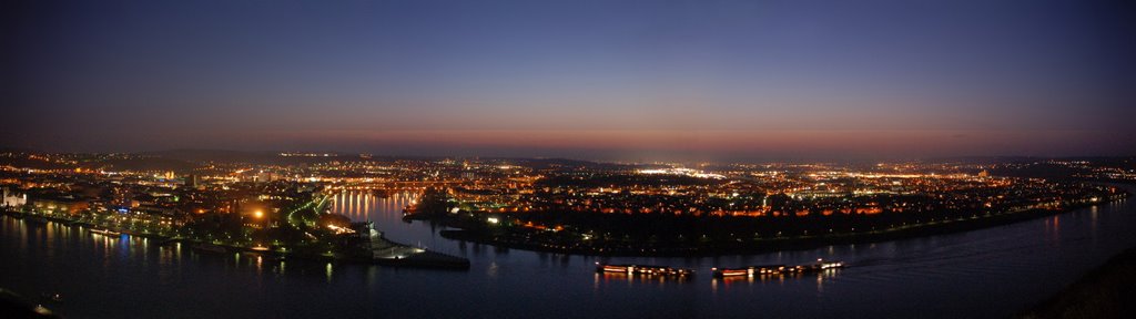 Panorama Koblenz bei Nacht by Hermann Kohnen