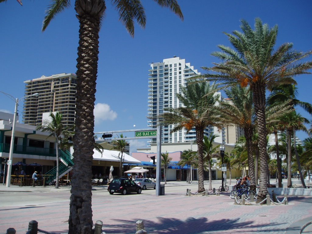 South Fort Lauderdale Beach Boulevard by Jakub Simane