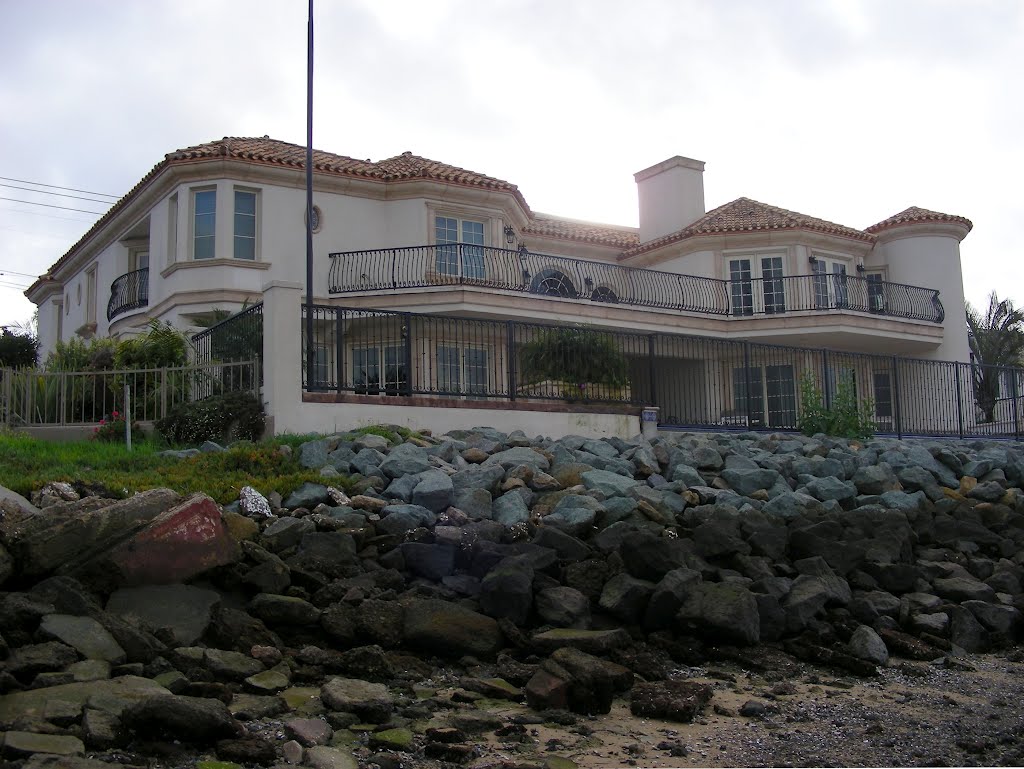 Houses on 1st St. Coronado @ Low Tide by NadoHeinz