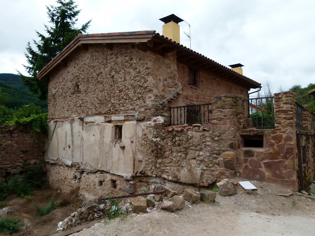 ZORRAQUÍN (Valle del Oja-La Rioja). 2011. 07. Arquitectura rural. by Carlos Sieiro del Nido