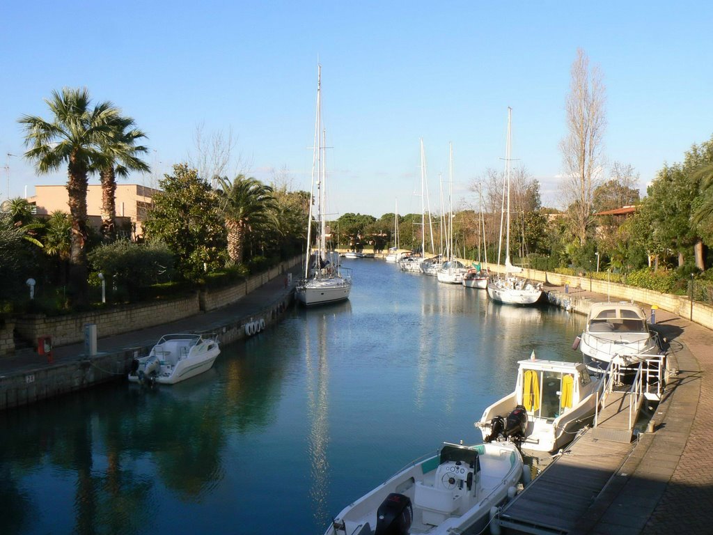 Porto Rosa, Messina by Nicola e Pina in Sicilia