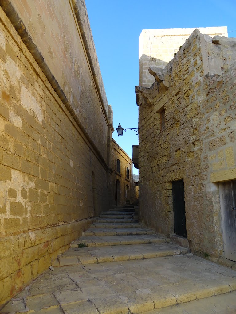 Malta; Gozo; Victoria; schmale Gassen in der Kathedral-Festung by Thomas Esch