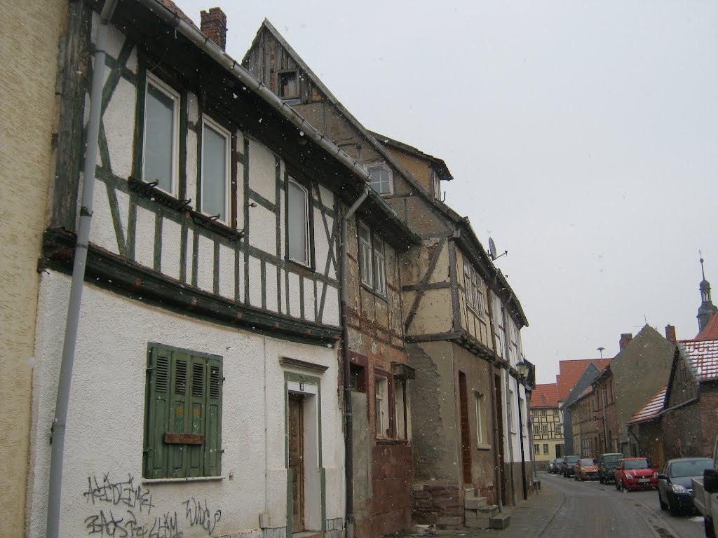 Schöne alte Fachwerkhäuser in der Mittelstrasse zu Kelbra. by waldwind