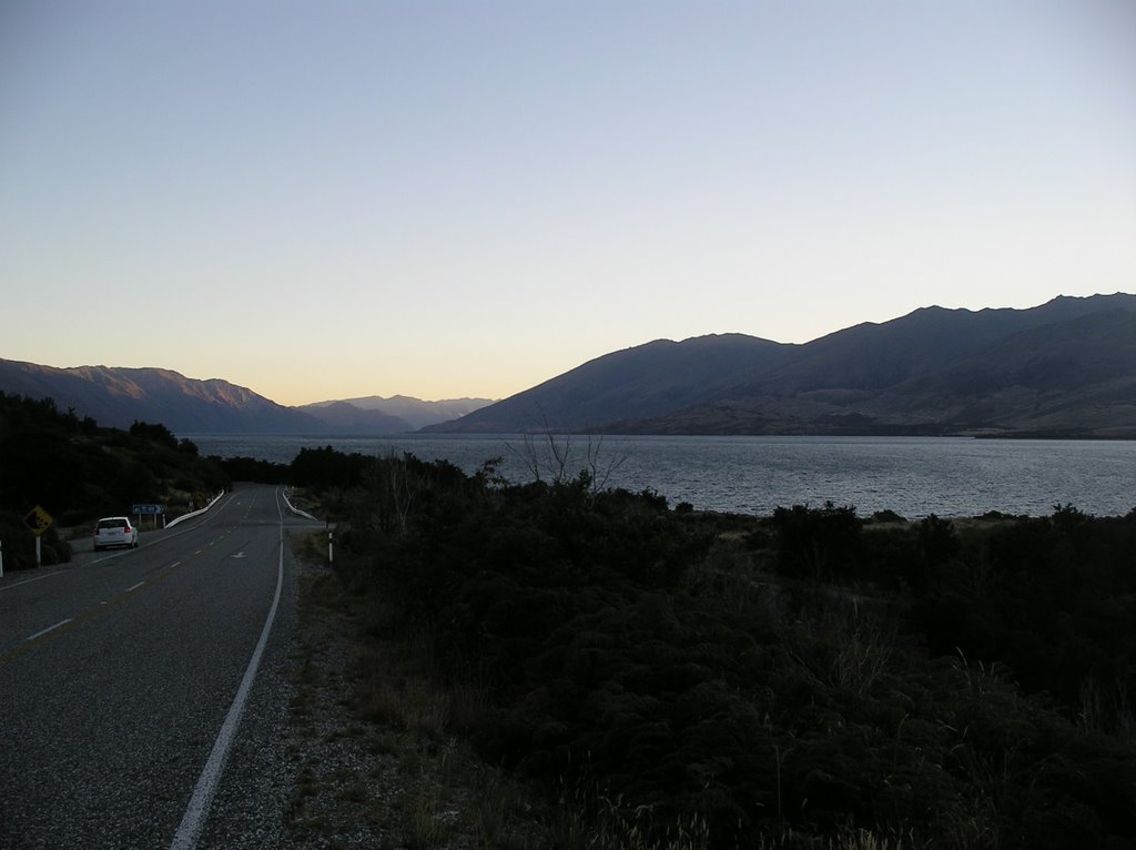 Lake Wanaka by MatthiasH