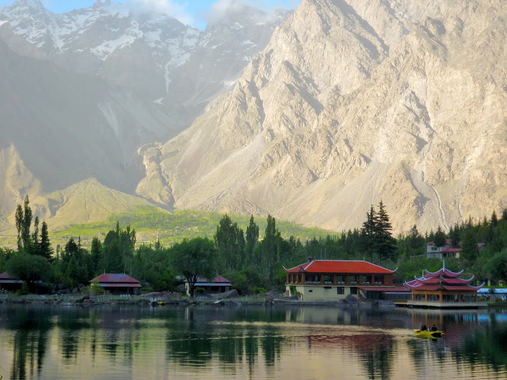 Lower Kachura Lake by sanaullah 