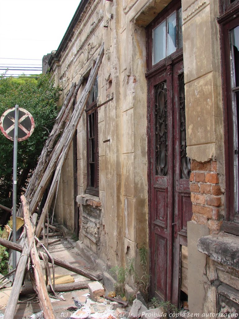 DEMOLIDA: Casa da Praça XX em São Leopoldo (RS) by Jorge Luís Stocker Jr [thesapox]