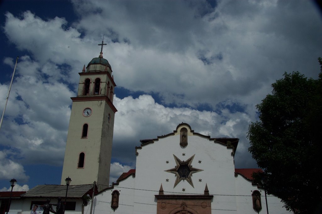 Paracho • guitar capital of Mexico by peepeep