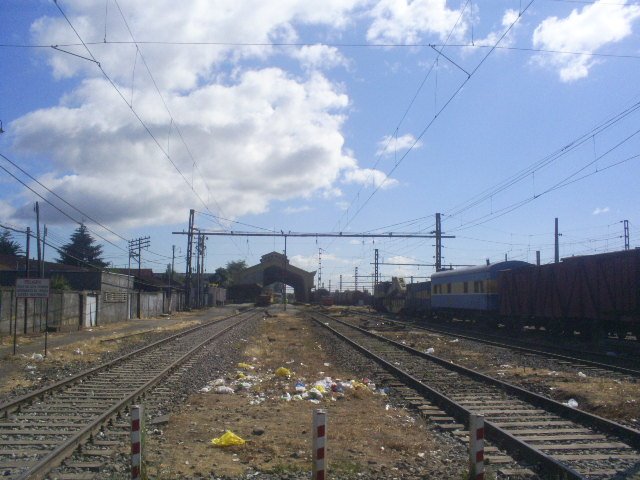 Estación de Ferrocarriles, Temuco. (vista del sur) by Juan Patricio Gonzalez