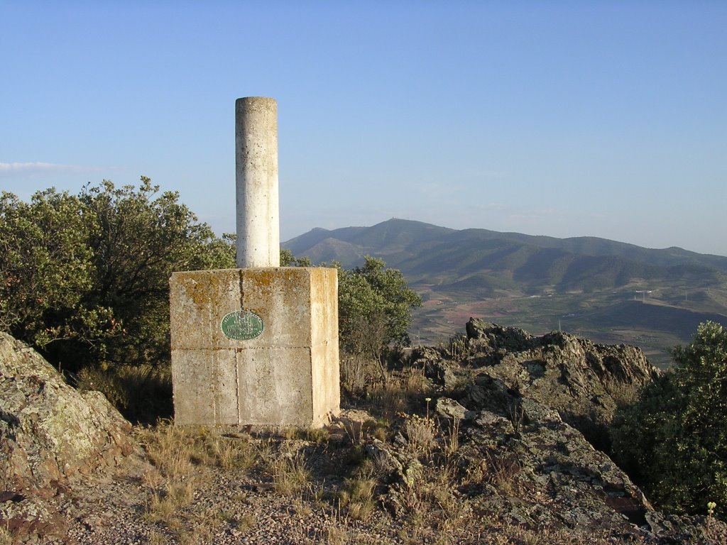 Sierra de Morata.Vertice geodésico. by Pascual Asensio Sánc…