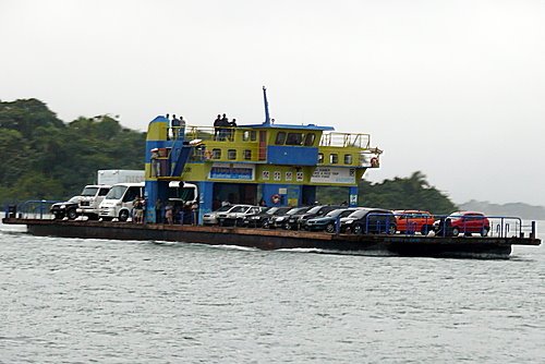 Ferryboot atravessando Matinhos para Guaratuba Pr by Gilmar J Butzen