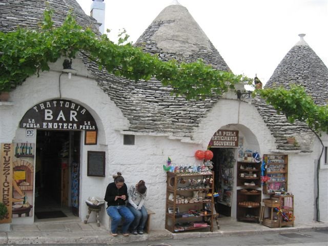 Alberobello Trulli Puglia www.trulliforsale.net by http://www.trullifor…