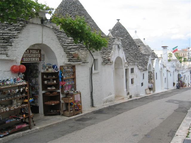 Alberobello Trulli Puglia www.trulliforsale.net by http://www.trullifor…