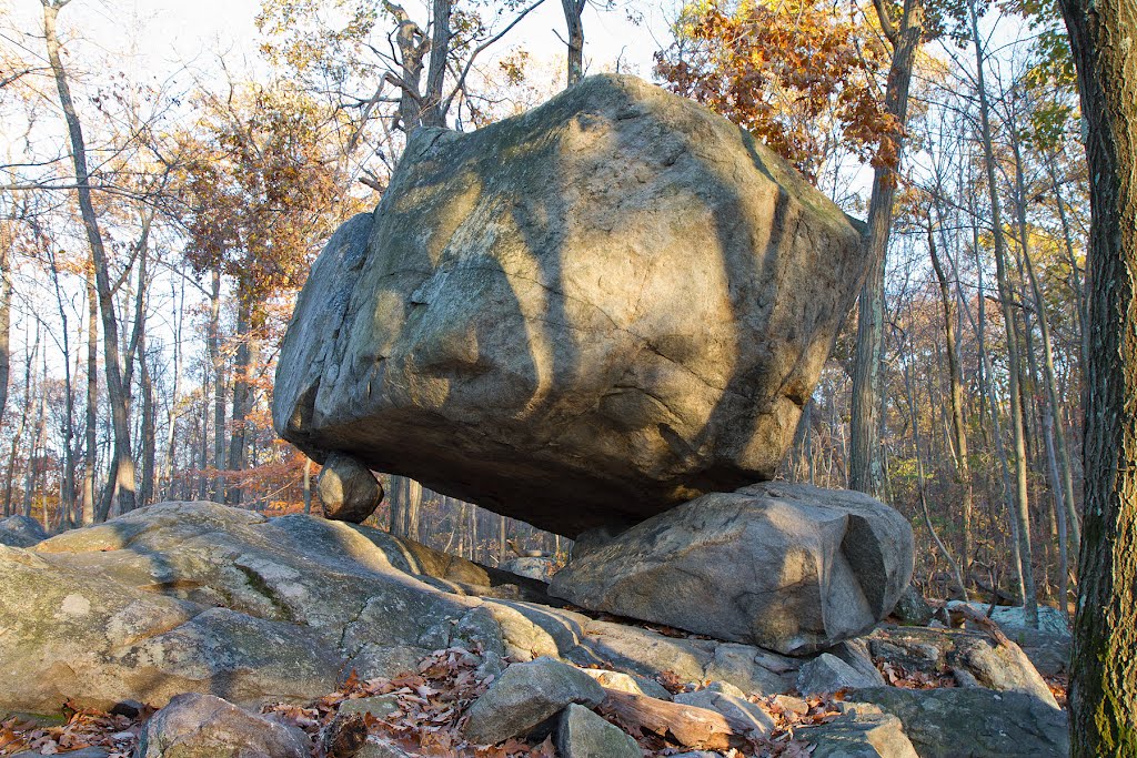 Tripod Rock by kung_e