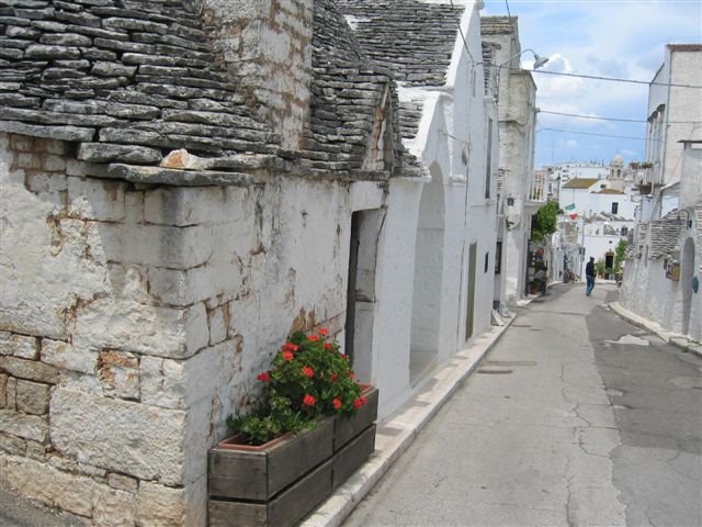 Alberobello Trulli Puglia www.trulliforsale.net by http://www.trullifor…