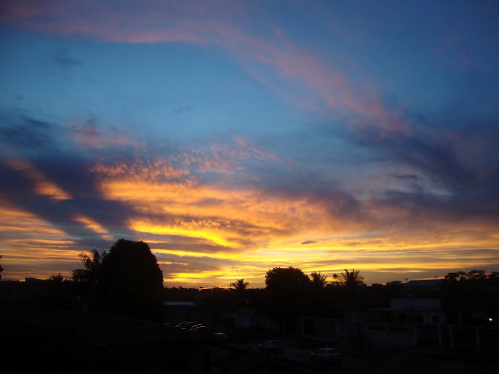 Por do Sol nos céus de Macapa (AP) visto a partir do prédio do Min. Casa das Nações. by Adson Lins