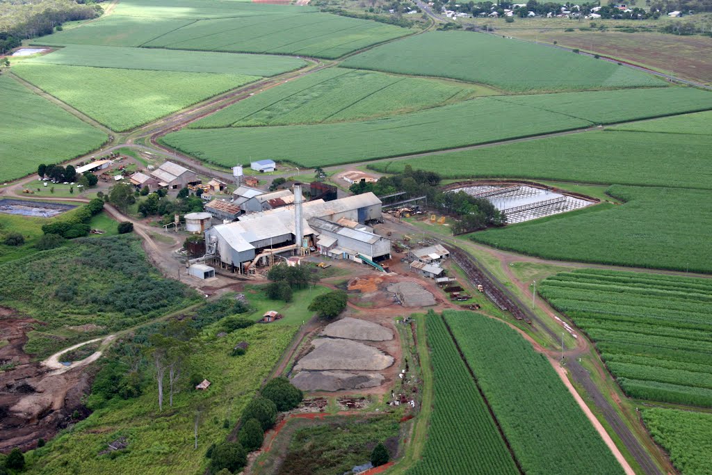 Bundaberg Sugar's Bingera Mill by Ian Stehbens