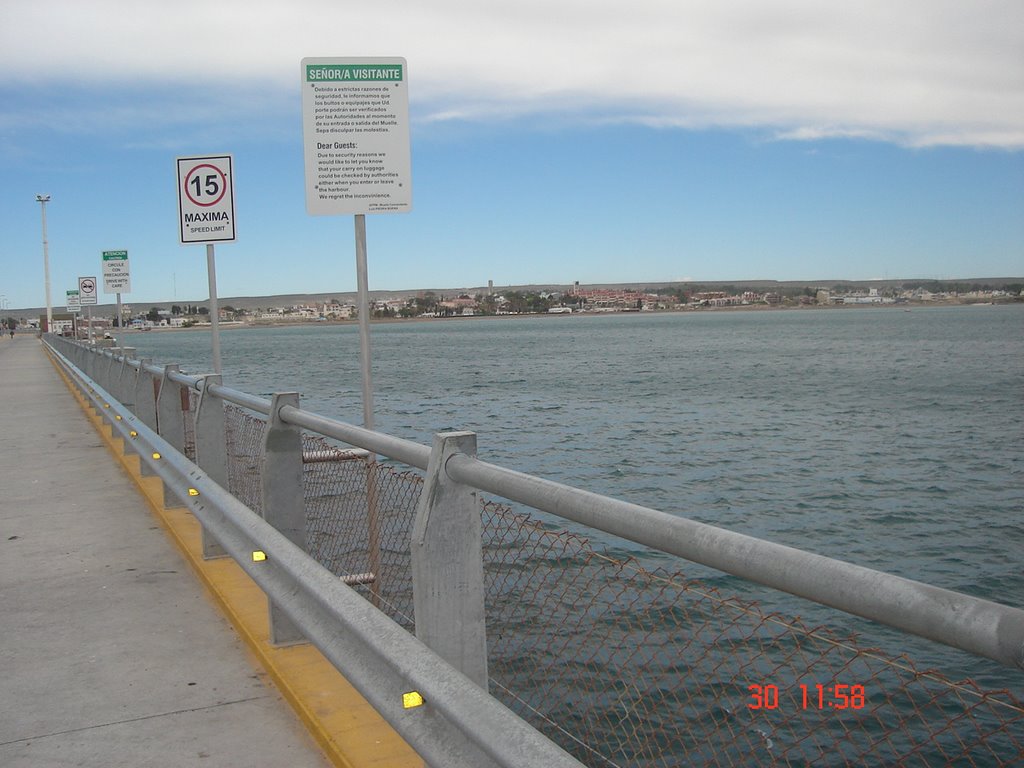 muelle(puerto madryn) by diego_gollum1