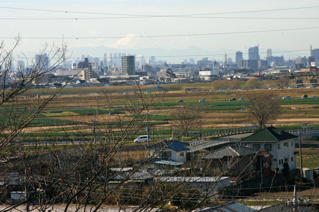 Mt Fuji in distant view by Claudio Ken JP