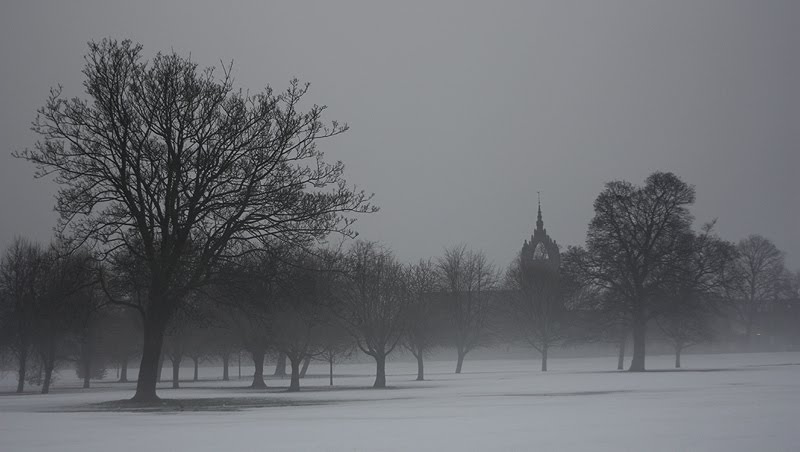 St Leonard's-in-the-Fields across the South Inch by ray.c