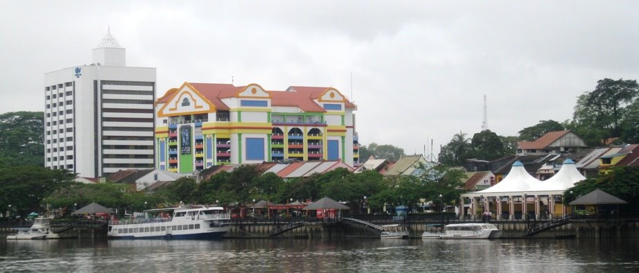 Kuching waterfront (2) by netaholic