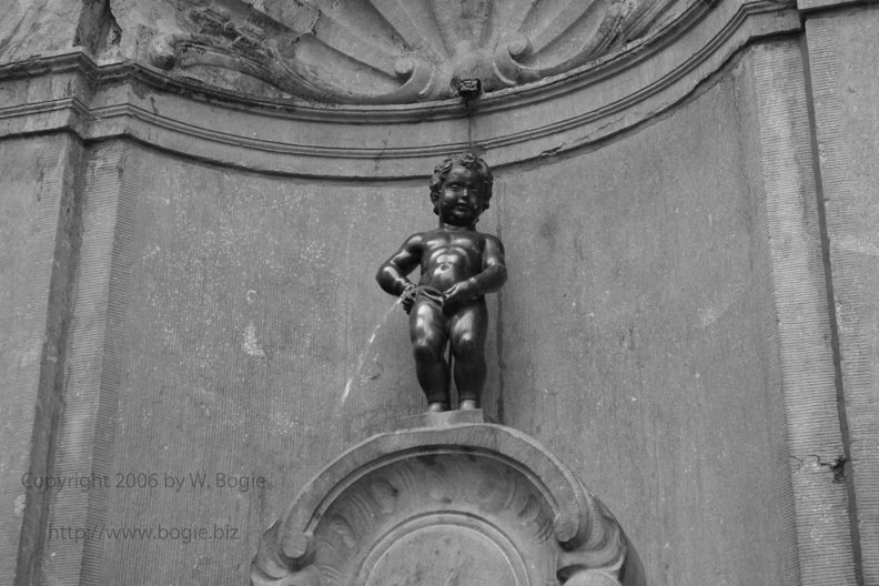 Manneke Pis by Wim Bogie