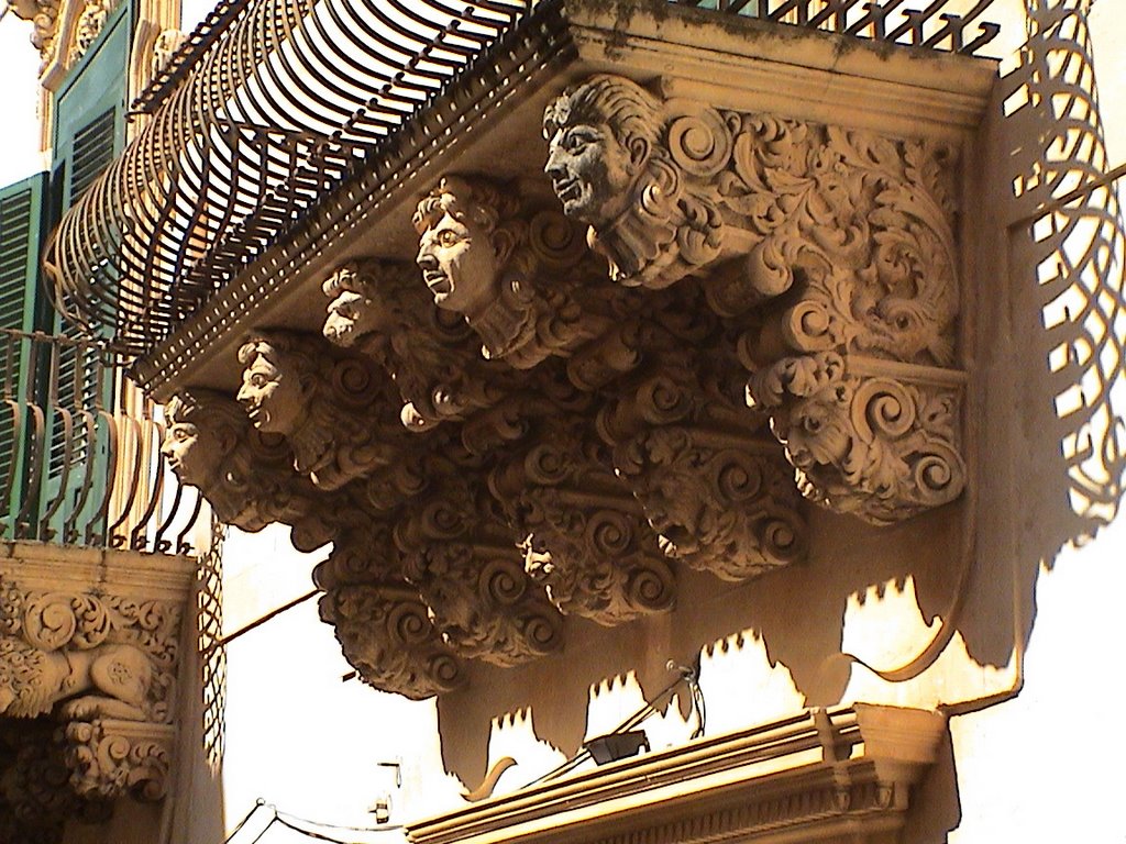 Balcone di Palazzo Nicolaci di Villadorata, Noto by Nicola e Pina in Sicilia