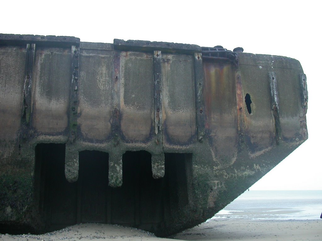 Arromanches - D-day by korovamilk