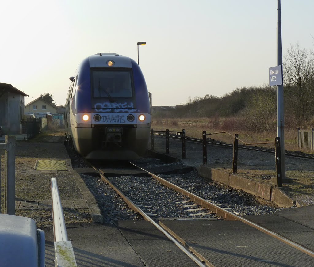 SNCF Ter X 76 500 Halt in Farschviller - 16.03.2012 by ivie1