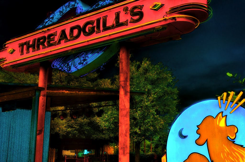 Threadgill's. After some initial PP work on colors and capturing the colors I wanted, I hesitated on the exact feel I was trying to capture for the photo. I'd really only seen this in the evenings when I'd headed here for live music. While an overcast day, by thorsenmark