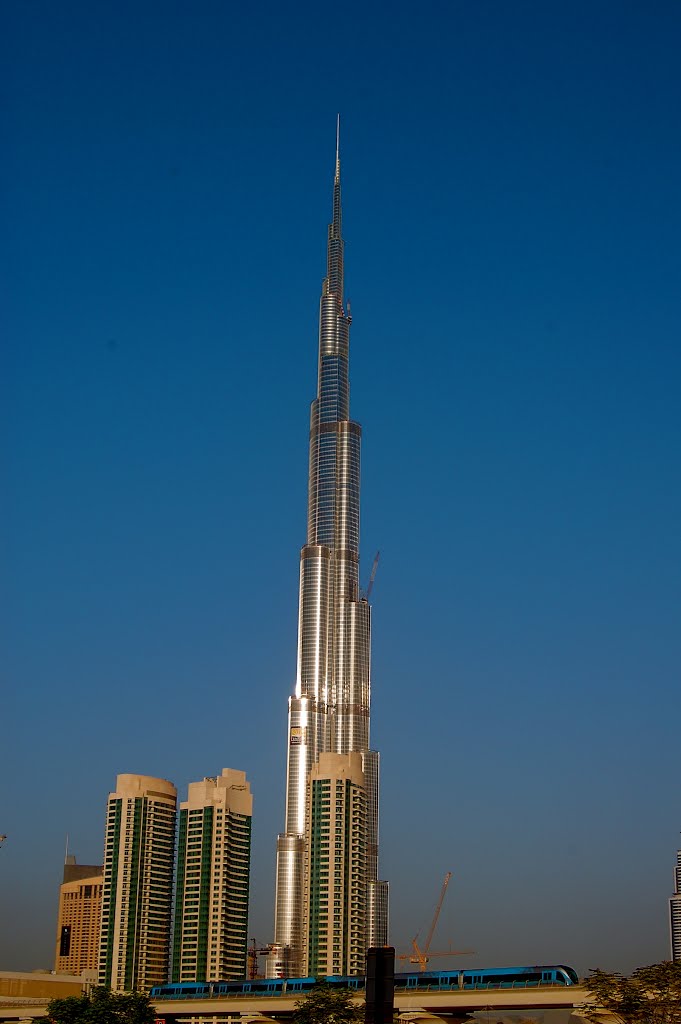 Burj Khalifa by Desertdweller