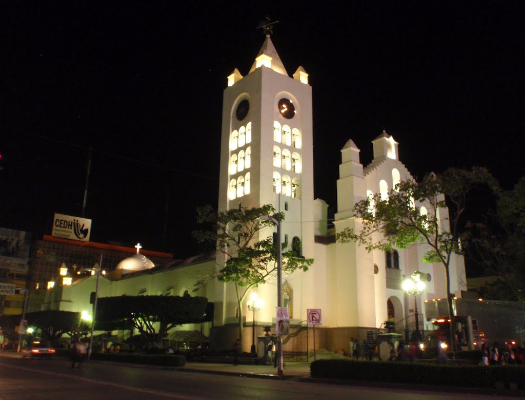 13-02-2012 Iglesia de San Marcos, Tuxtla Gutierrez, Chiapas. by Esteban M. Luna (esmol). by ESTEBAN M. LUNA