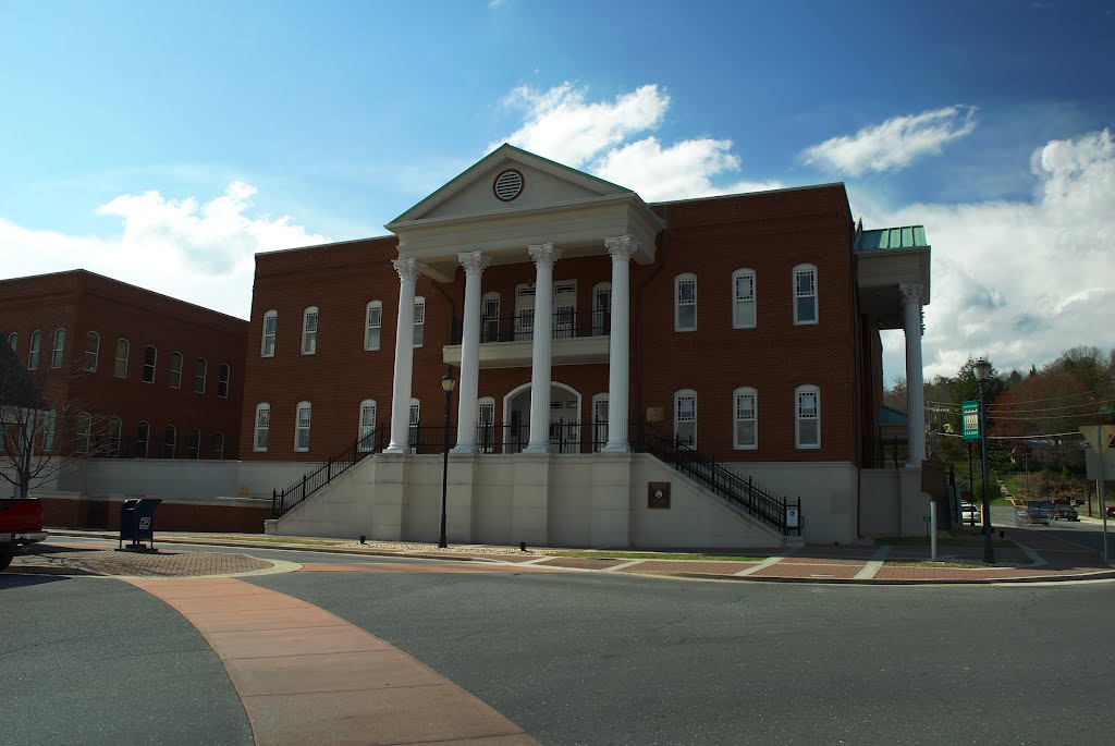 Gilmer county Georgia court house.JPG by Alan C. Pickard