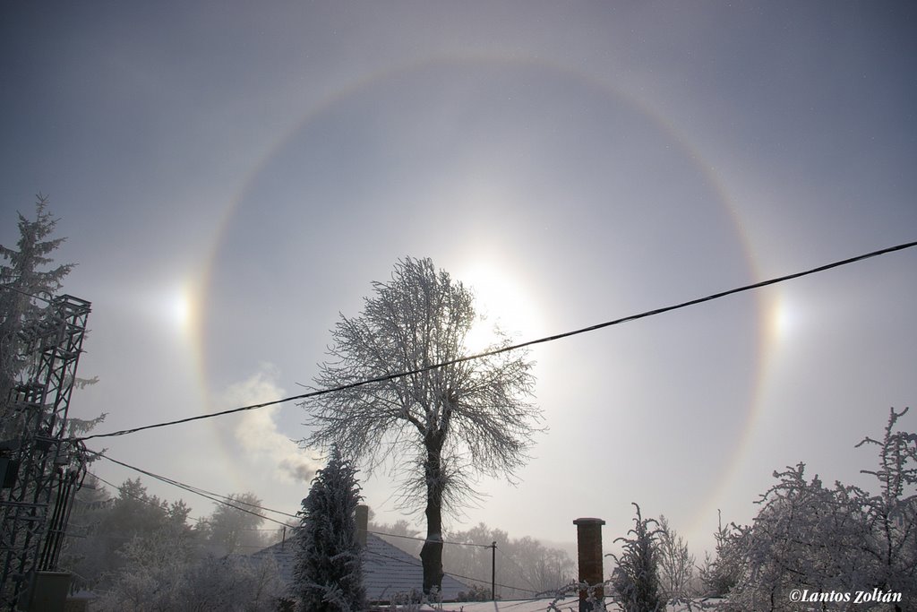 22° halo and parhelia (Sun Dogs) in Mátraszentimre 30. 12. 2007. by Lantos Zoltan