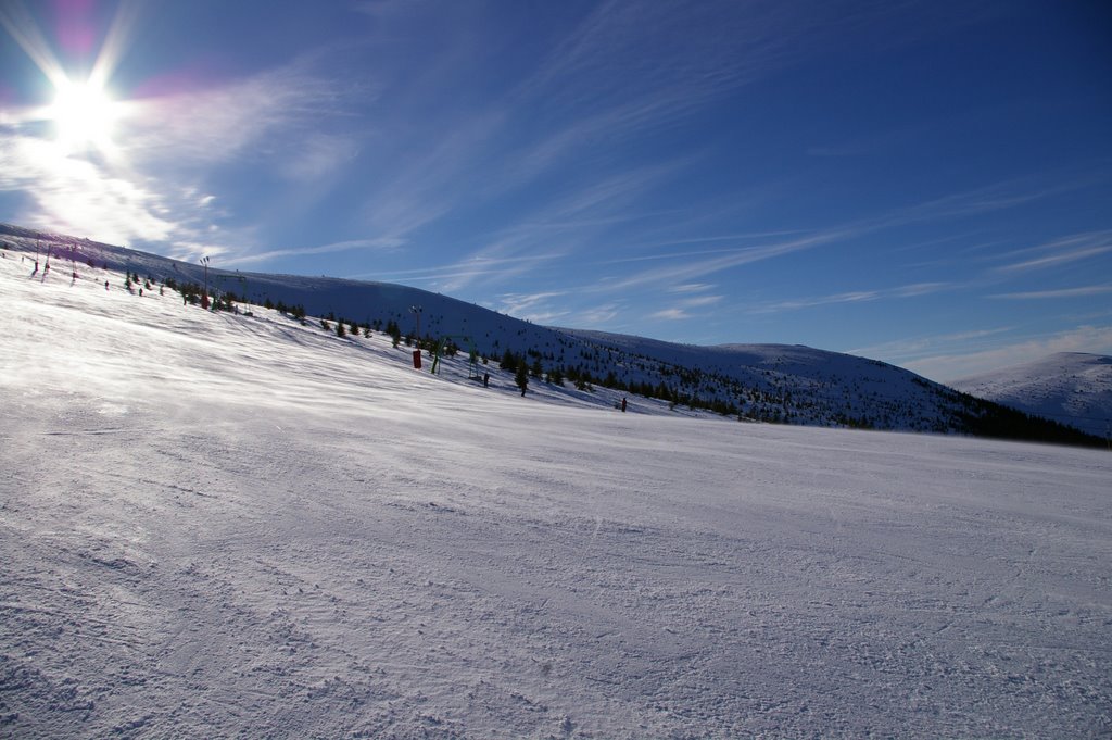 Straja - Ski Area 1 by Popescu Constantin