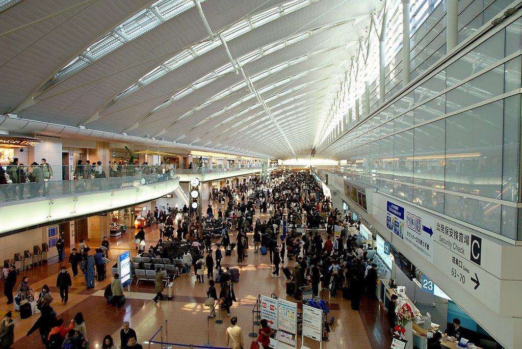 Haneda Airport Terminal 2 by kumakkinen