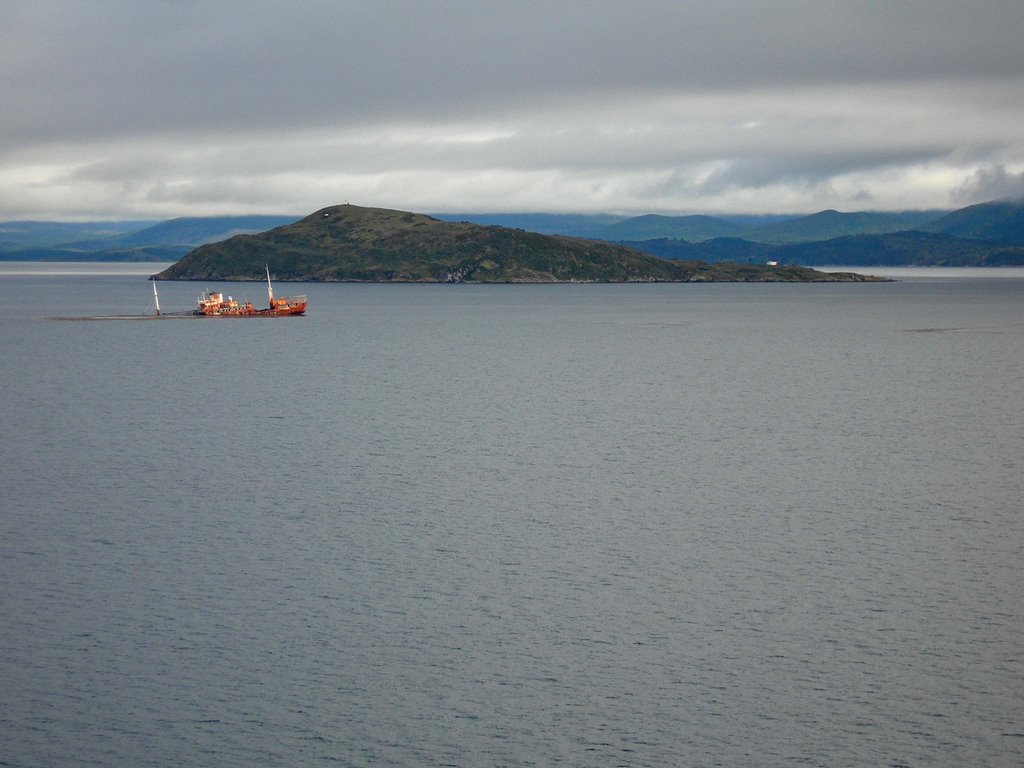 Beagle Canal, Ship Wreck, Tierra del Fuego by JustforFun