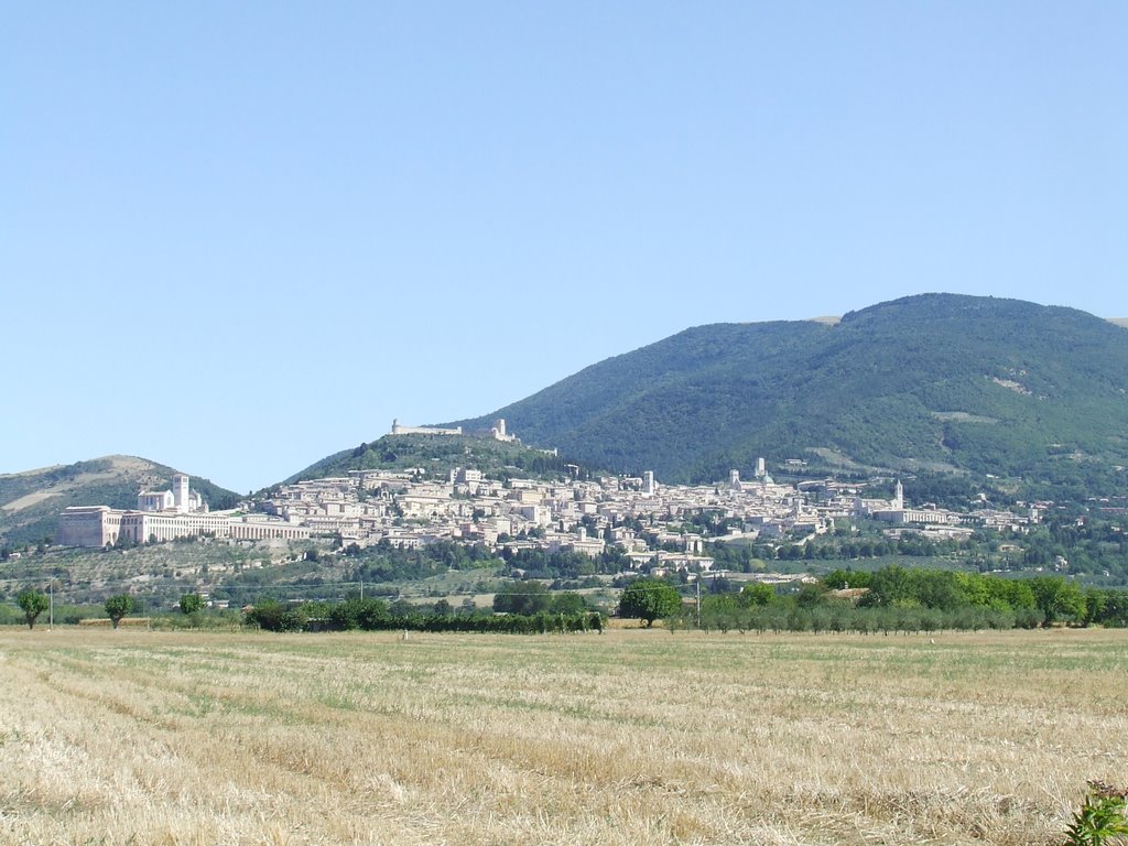 Assisi di giorno by TheDo