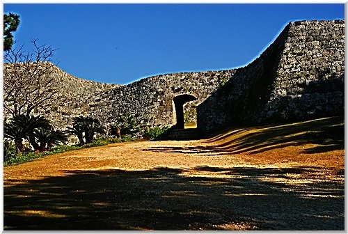 001 ZAKIMI Castle - 座喜味城 > 城門 - by ZAKIMI Castle