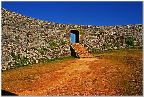 002 ZAKIMI Castle - 座喜味城 > 城門 - by ZAKIMI Castle