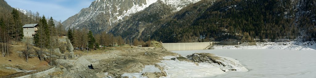 Panorama of Ceresole's empty lake by Pietro Lanfr.