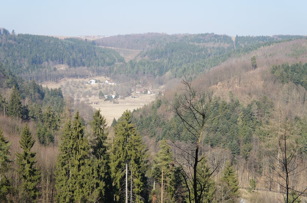 White stream valley by tomasajana