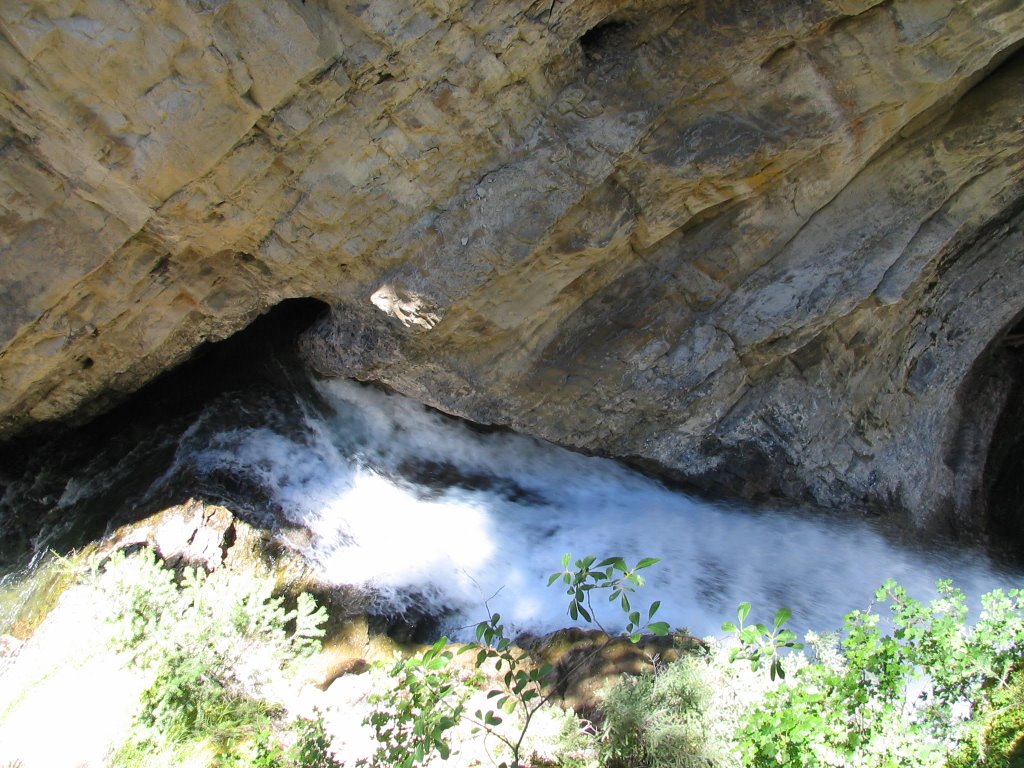 Lower Falls Johnstone Canyon, A.B. by tahirtle