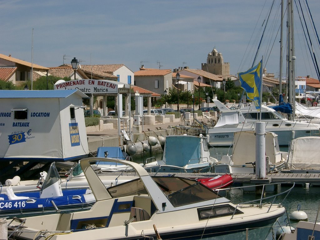 Hafen in Les Saintes Maries by Obertroll