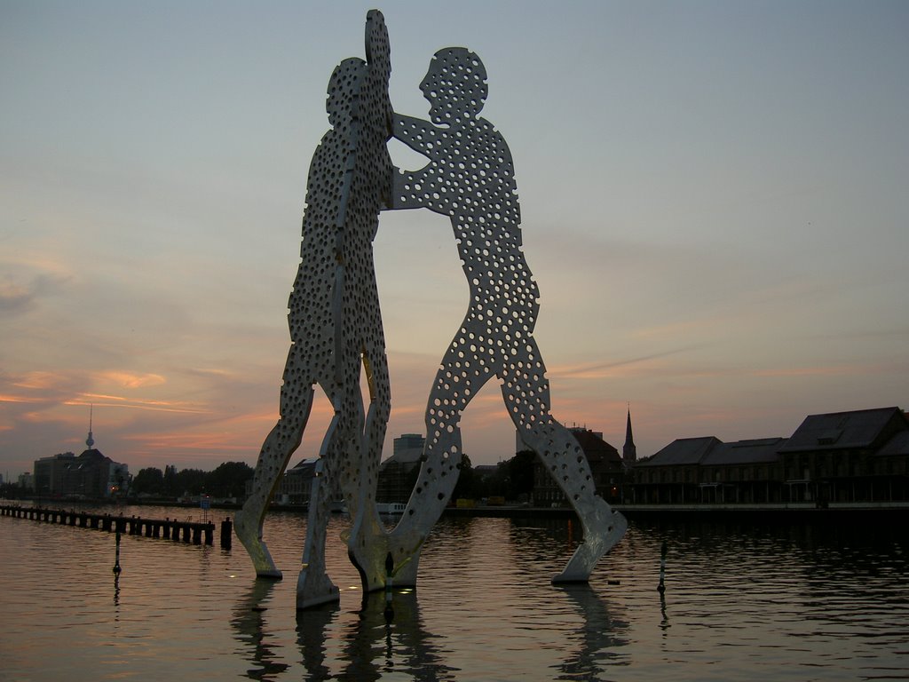 Molecule Man by Denis Apel