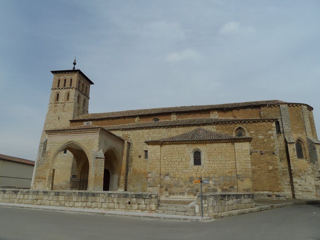 Iglesia De Santa Maria (Paredes De Nava-Palencia) by laura&paula