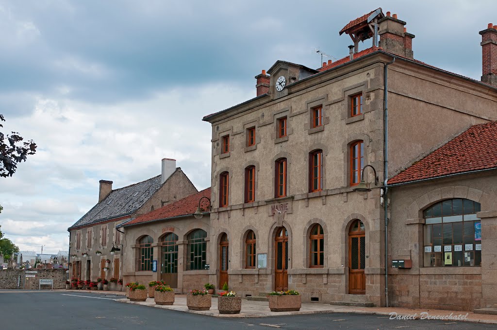 Mairie d'Anzême by DanielD_37